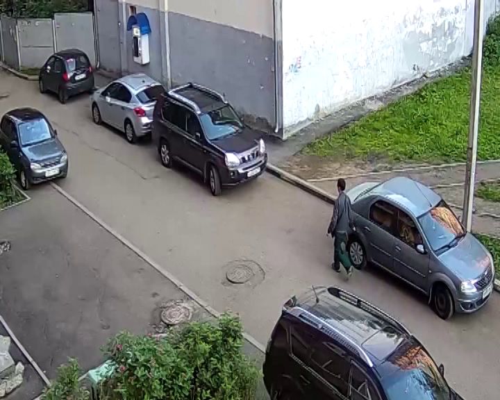 В Ярославле задержали автовандала, поцарапавшего машины в Брагине
