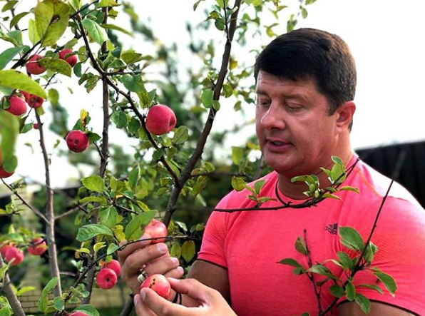 Мэр Ярославля показал свои яблочки