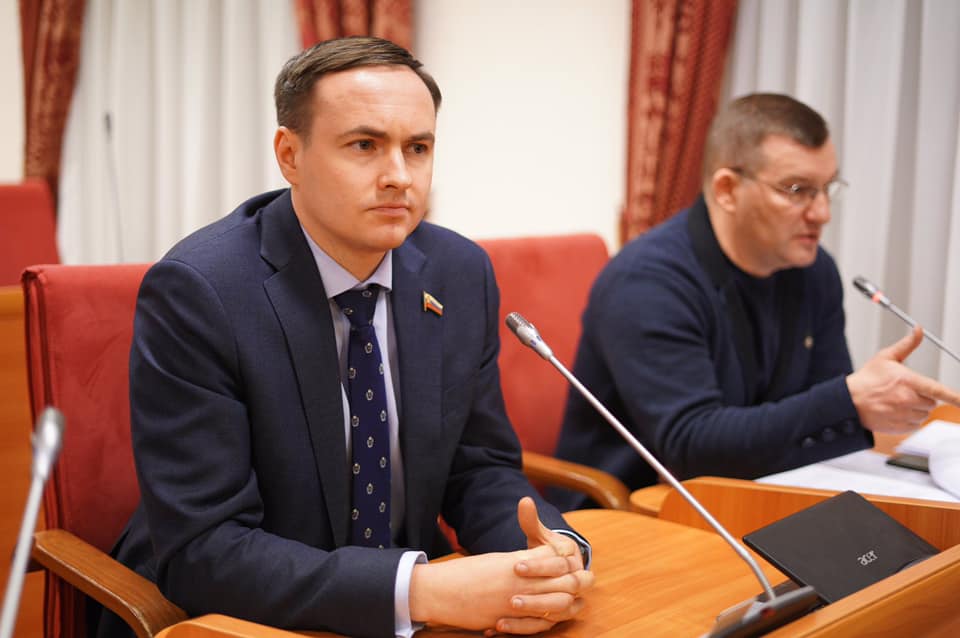 Депутаты Ярославской областной думы предлагают запретить продавать снюс