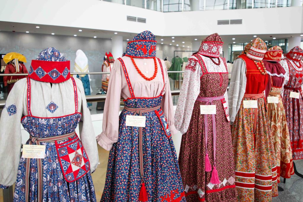 Свыше сотни костюмов и кукол в костюмах: в Ярославле стартовал необычный фестиваль