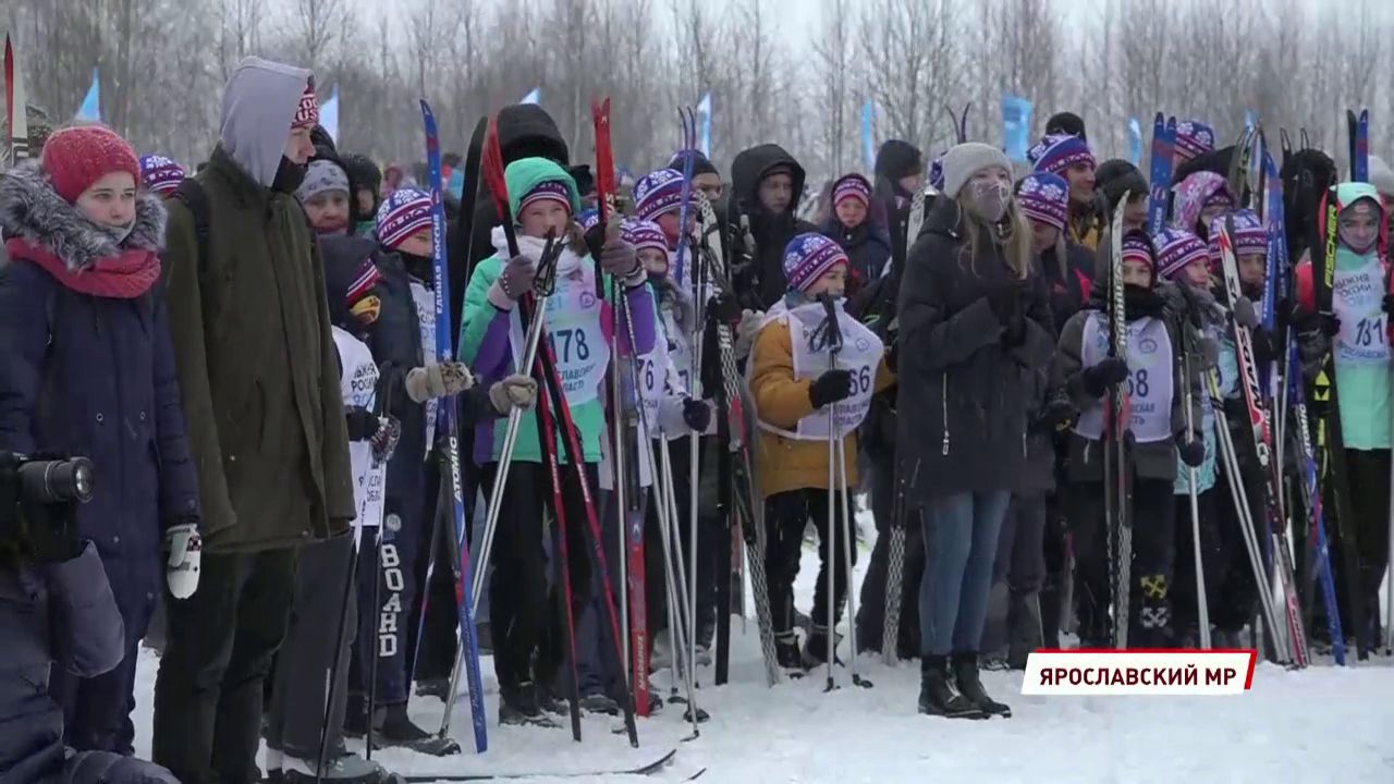В Ярославле прошла массовая снежная гонка на лыжах