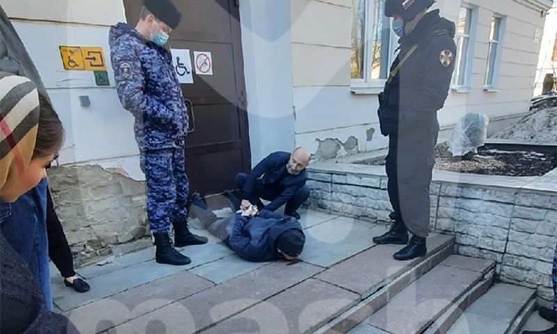 По факту нападения на студента у корпуса ЯрГУ возбудили уголовное дело
