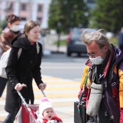 Пожилым оставаться дома, сотрудникам по возможности перейти на удаленку: Дмитрий Миронов обратился к жителям региона