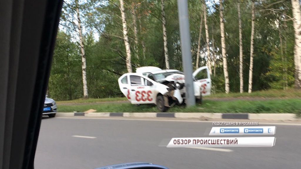 На Полушкиной роще таксист улетел в столб