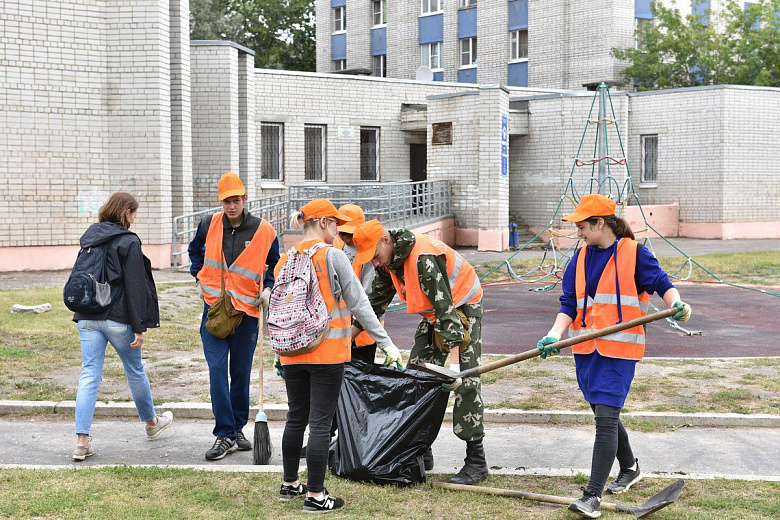 Стало известно, сколько школьники смогут заработать во время летних каникул