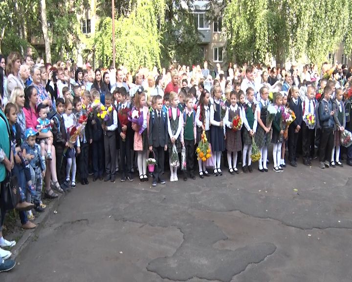 За парты в Ярославской области сядут 15 тысяч первоклашек