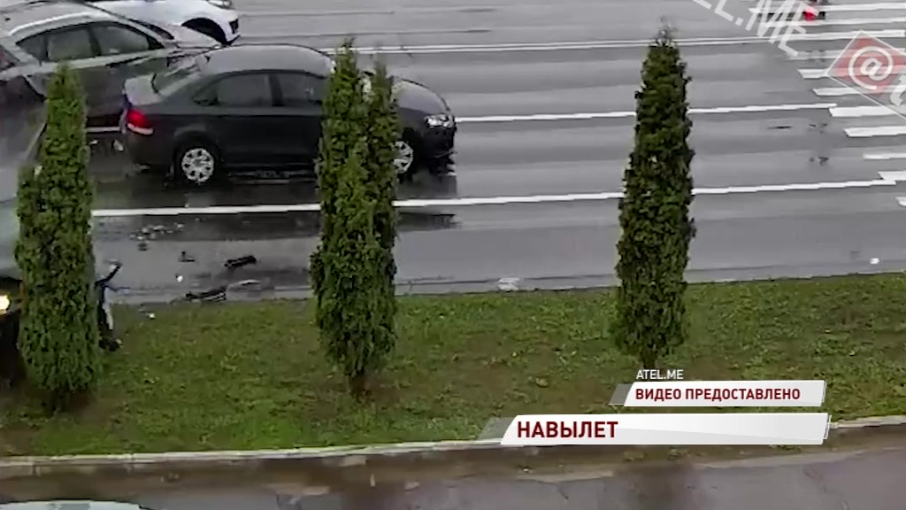 В Рыбинске иномарка «раскидала» автомобили на светофоре