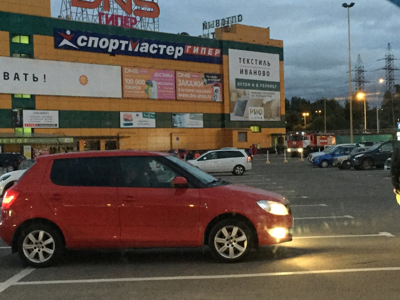 В Ярославле эвакуировали крупный торговый центр: в чем причина