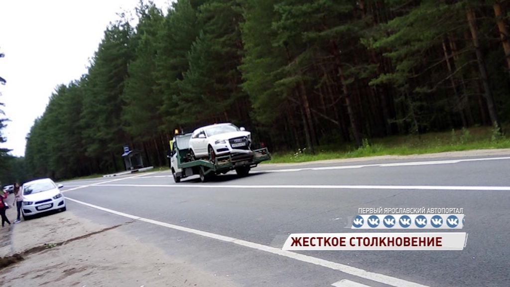 У Прусовских карьеров лоб в лоб столкнулись иномарка и отечественное авто
