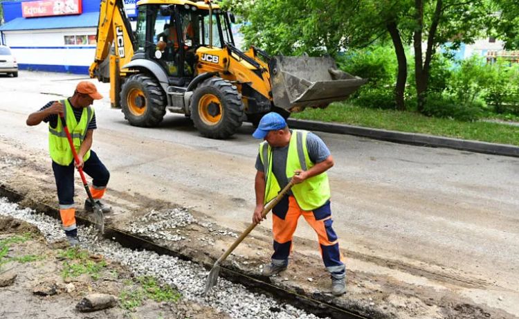 В Ярославле на улице Рыкачева ведутся ремонтные работы
