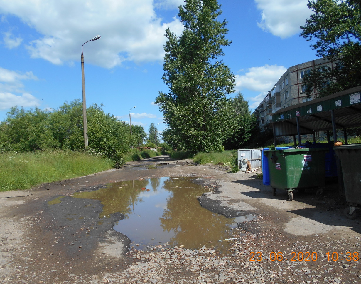 Прокуратура Дзержинского района подала иск на мэрию города за разбитую дорогу