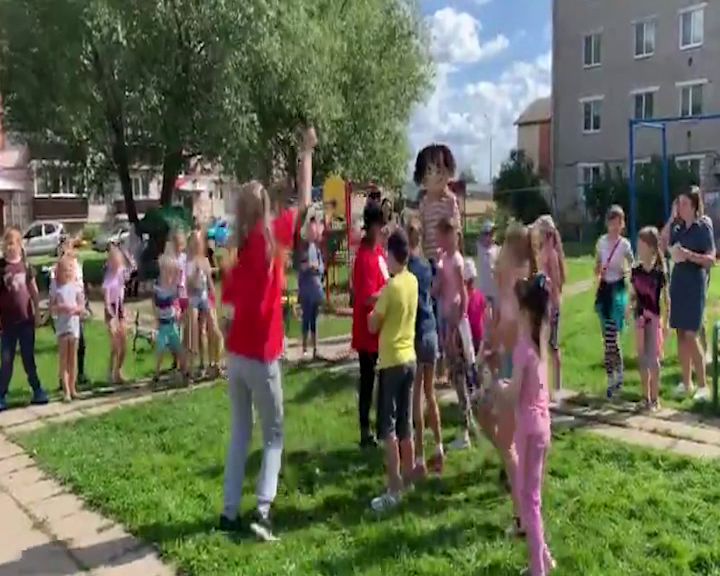 В Мышкине прошел уже традиционный для его жителей «День соседей»