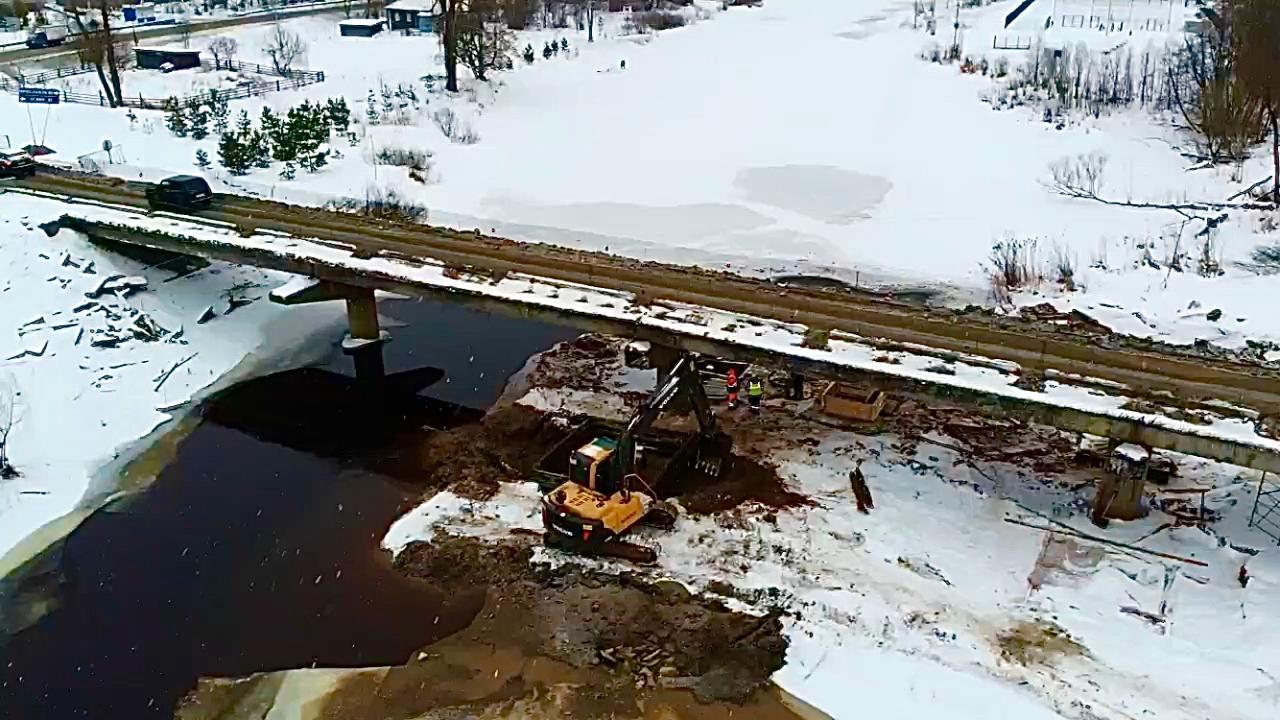 В Большом Селе продолжается капитальный ремонт моста