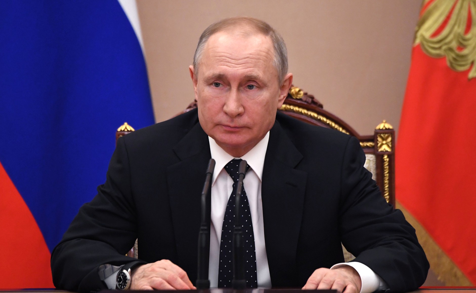 Владимир Путин объявил нерабочие дни до 30 апреля