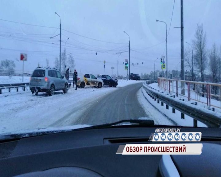Внезапный снегопад в Ярославле стал причиной множества аварий: обзор ДТП