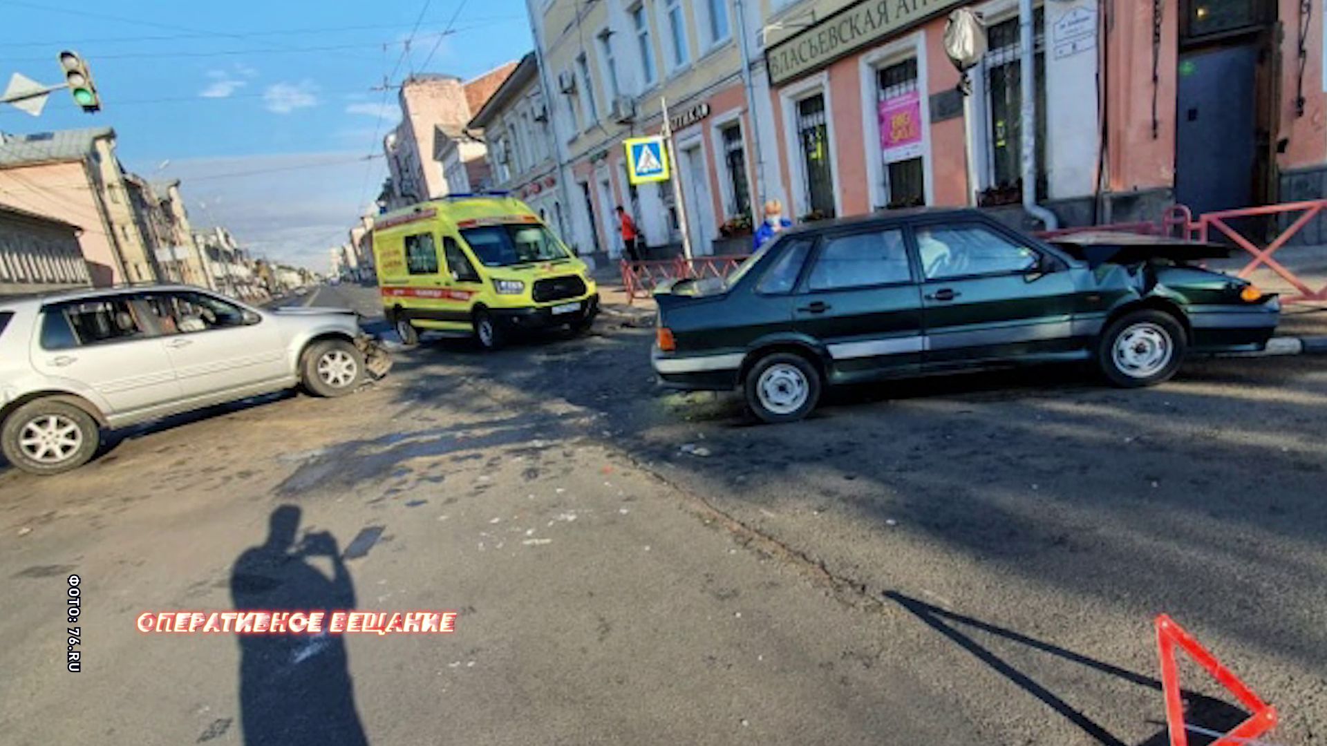 ДТП в Ярославле: у водителя отечественной марки травма ноги