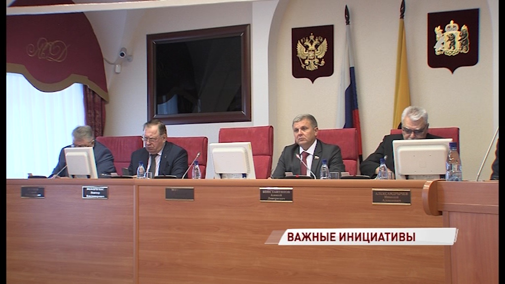 Бесплатные обеды и проблемы дольщиков: в облдуме обсудили федеральные законопроекты