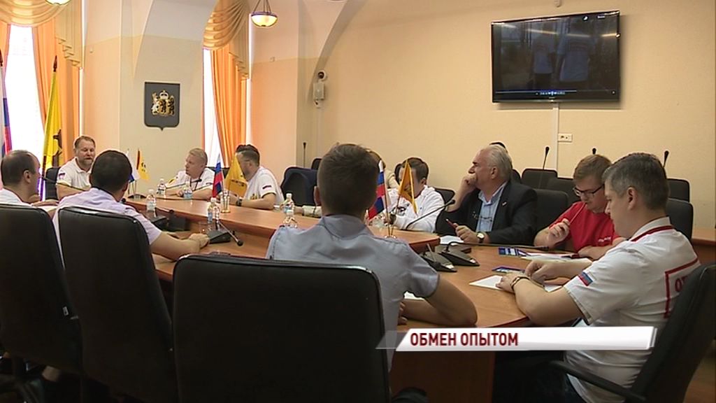 «Главный отец» страны обсудил с ярославцами проблемы детства и халатность взрослых