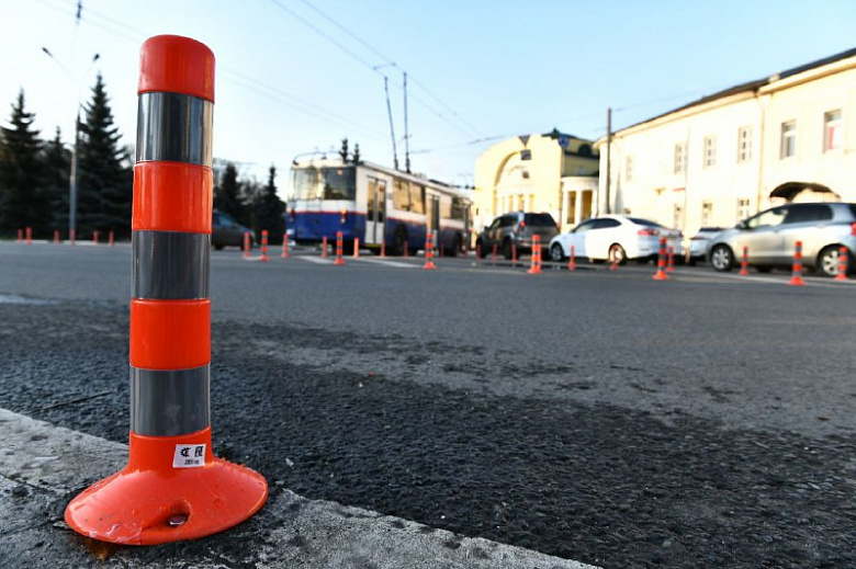 Столбики безопасности с площади Волкова демонтируют на зиму