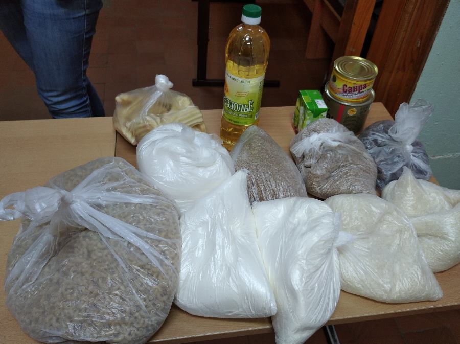 В Рыбинске завершился первый этап выдачи продуктовых наборов школьникам-льготникам
