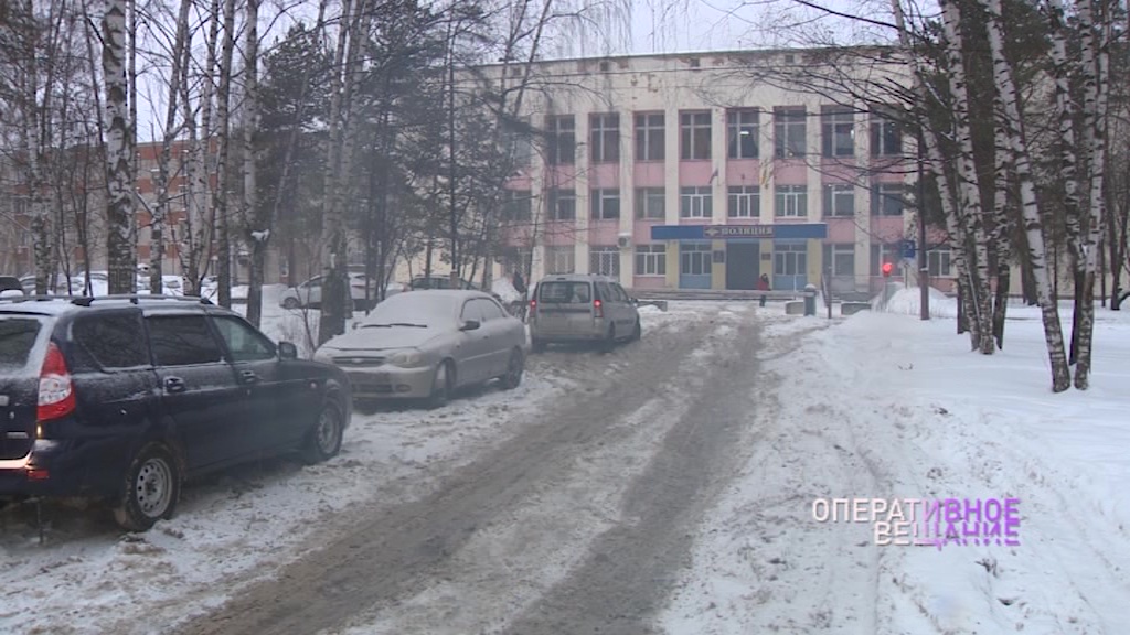 У заволжского торгового центра убили человека