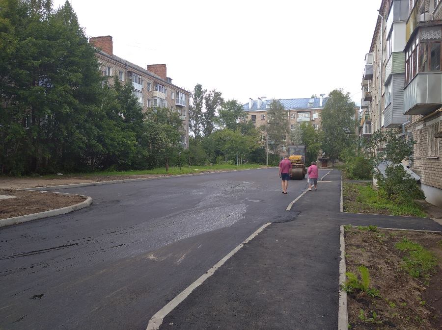 В Рыбинске выполнили половину запланированного объема работ по благоустройству дворов