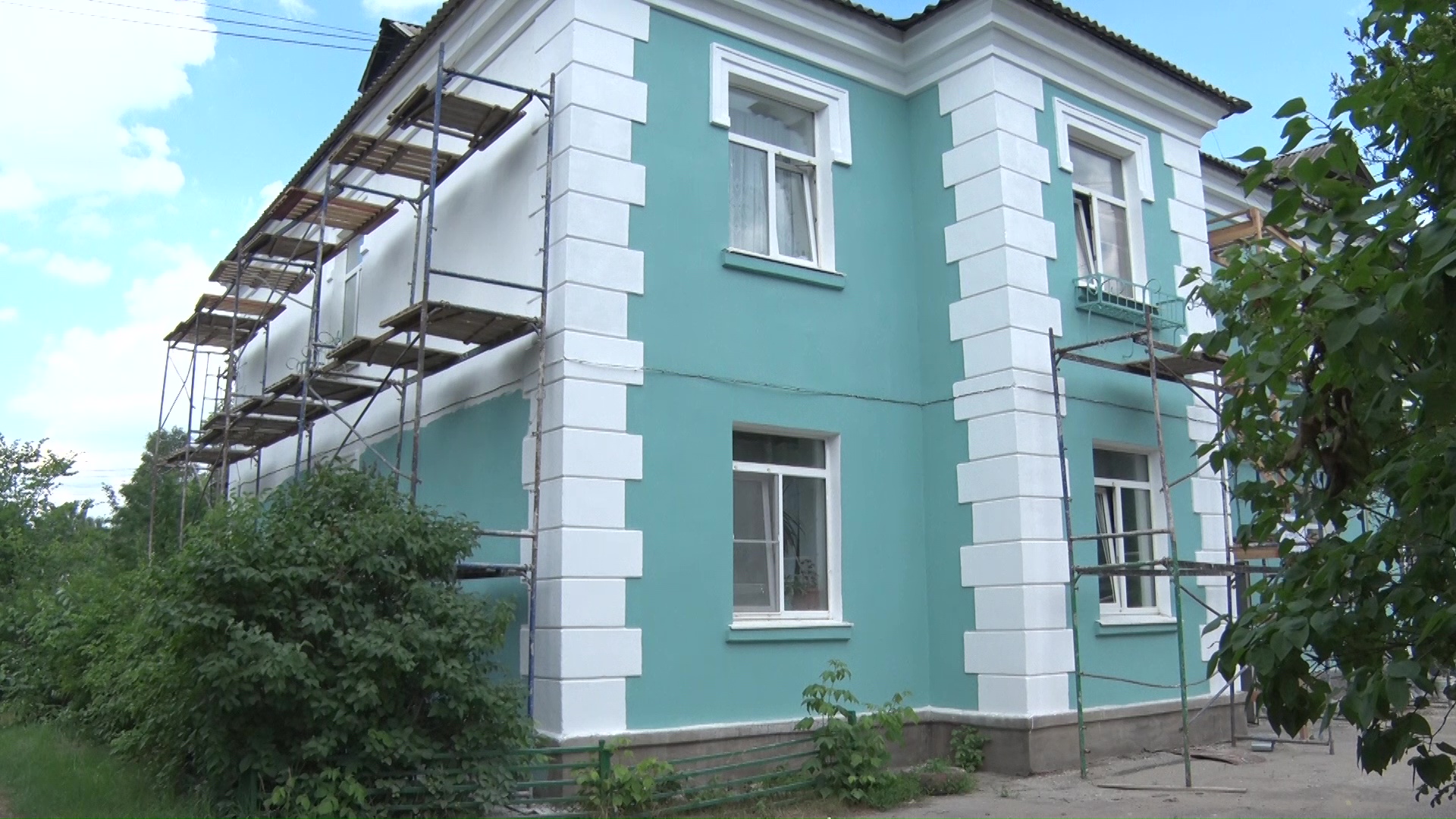 На улице Клубной в Ярославле капитально отремонтировали двухэтажный дом