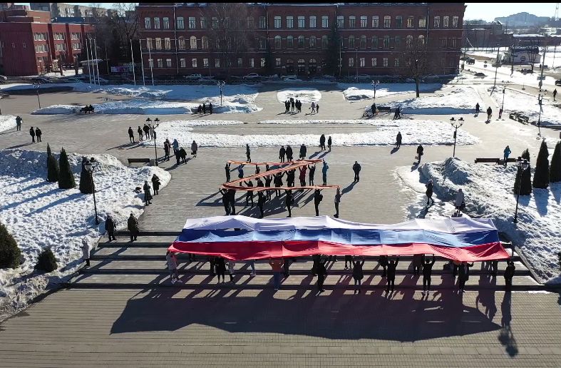 В Рыбинске состоялся флешмоб в поддержку российской армии