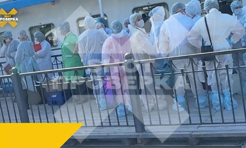 Суд приостановил работу причалившего в Угличе теплохода на 90 дней