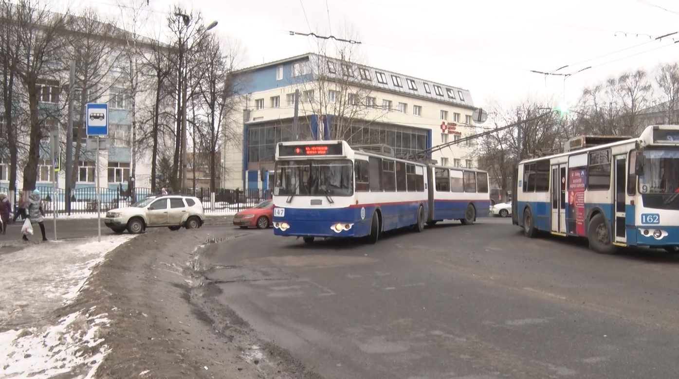 И снова коллапс на дорогах Ярославля: новые правила посадки в электротранспорт могут пересмотреть