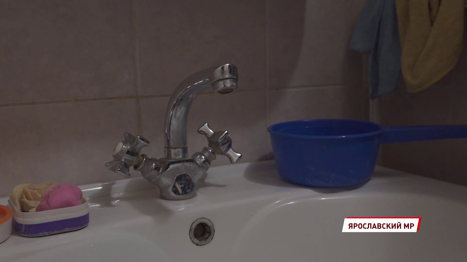 Жители Красного Холма четыре месяца живут без воды
