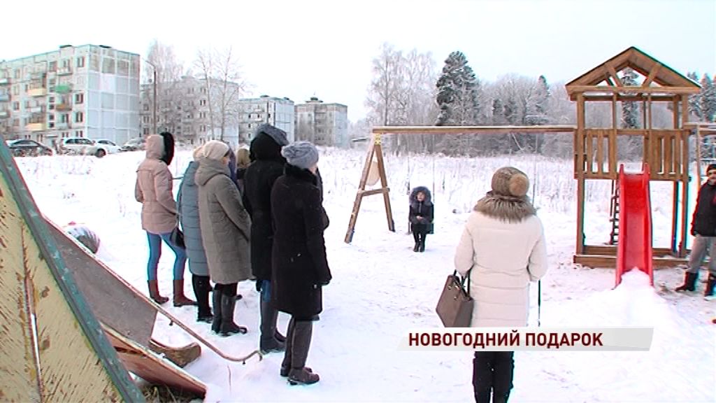 В военном городке недалеко от деревни Селифонтово появилась детская площадка