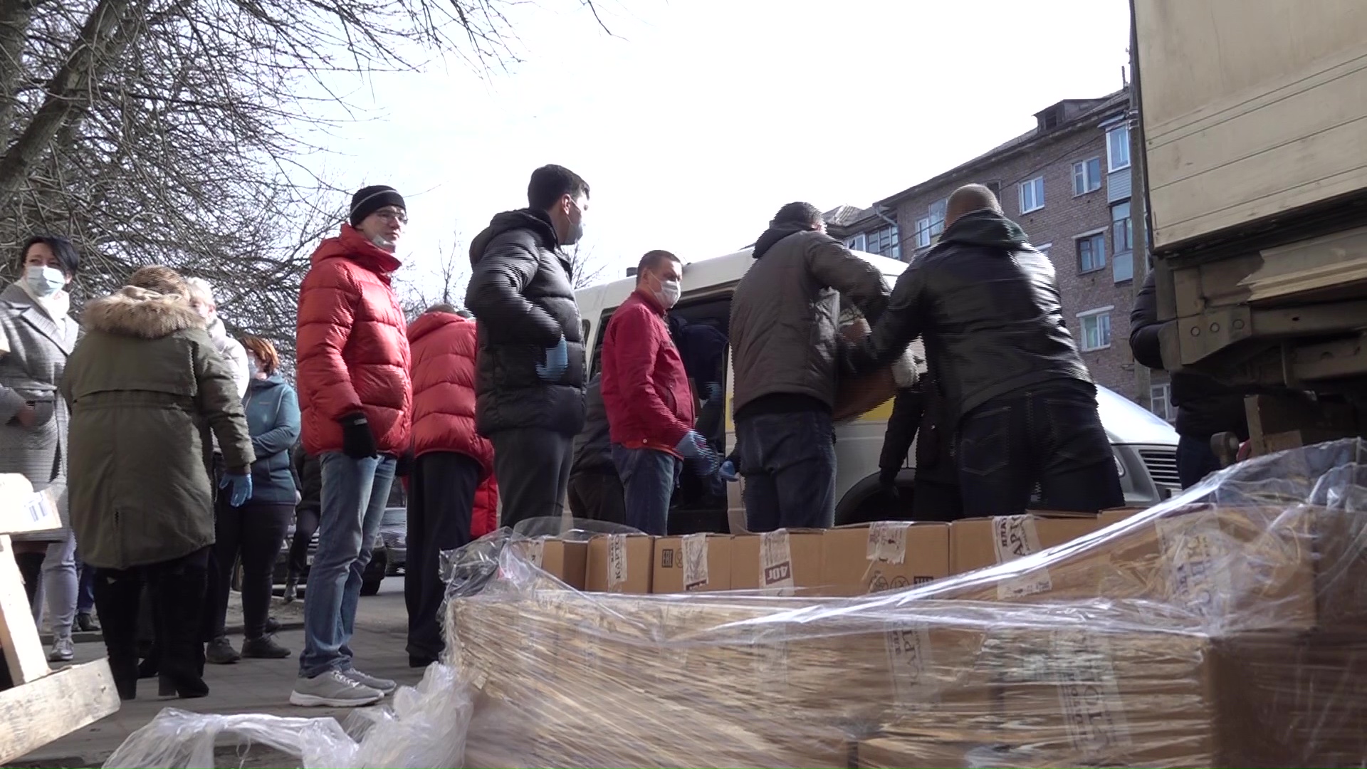 Овощи, пельмени и мороженое – в Ярославской области организована помощь многодетным семьям