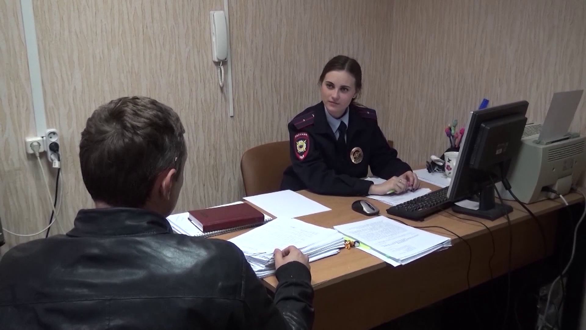В поликлинике Ярославля рецидивист украл кошелек