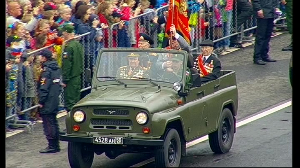 Ярославль отметил День Победы торжественным шествием: самые яркие кадры с места событий