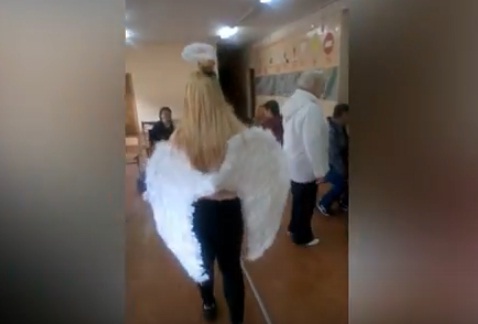 ВИДЕО: ангелы пришли на участки предварительного голосования