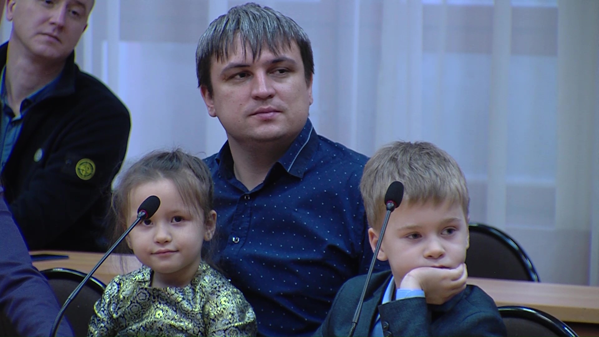Десять многодетных семей получили сертификаты на получение земельных участков