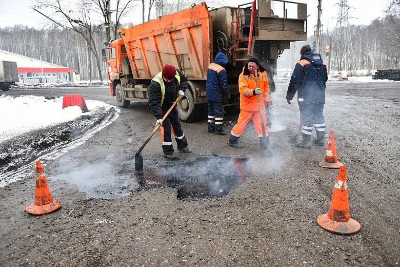 В Ярославле заделали ямы на Тутаевском шоссе