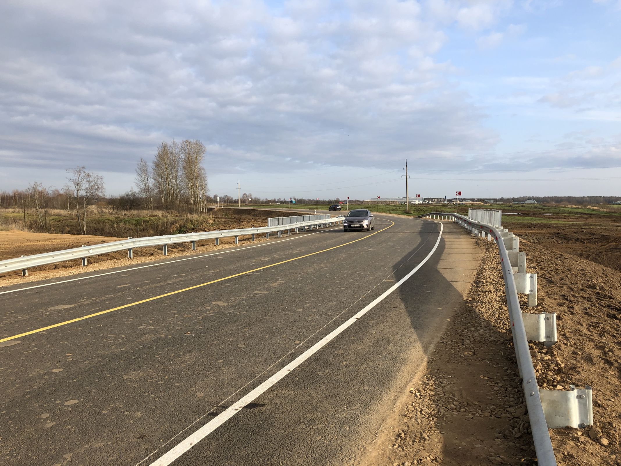 В Ростовском районе отремонтировали мост и участок дороги от Савинского