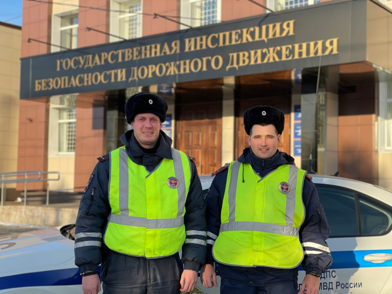 Ехал домой на попутках: в Ярославской области спасли замерзающего мужчину