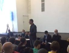 В Ярославле проходит встреча с жителями пострадавшего от взрыва газа дома: прямая трансляция