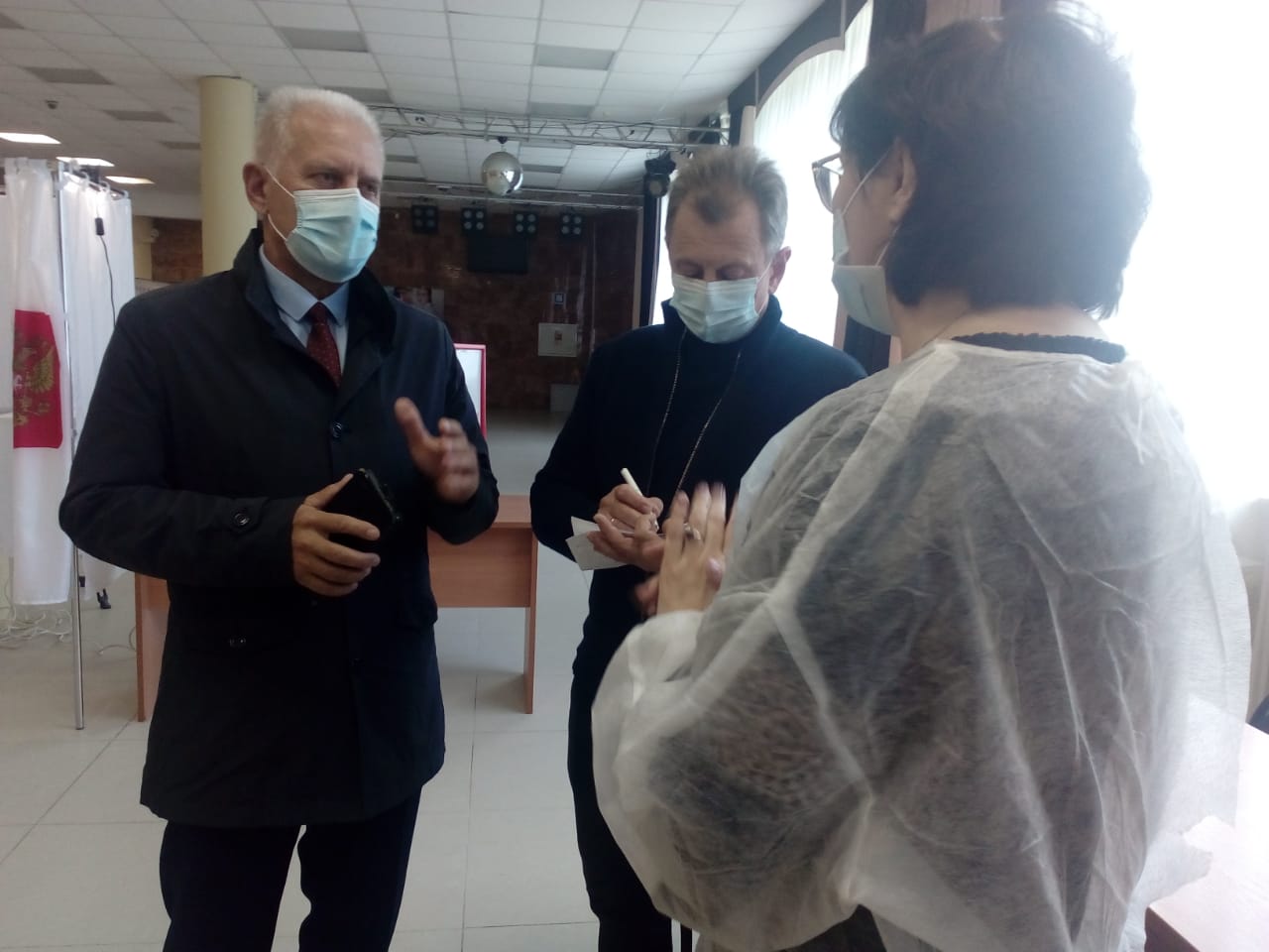 Сергей Бабуркин и Игорь Борисов осмотрели избирательные участки в Ярославле