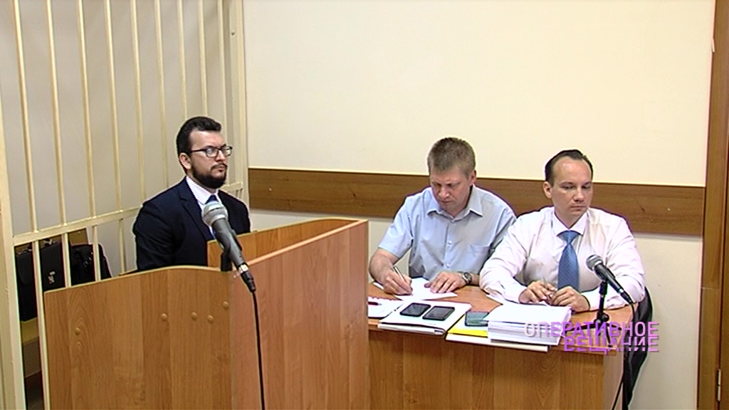 Экс-руководителя юридической фирмы обвиняют в помощи черным риелторам