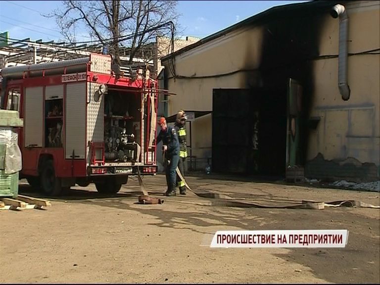 Серьезный пожар на выезде из Ярославля: есть жертвы