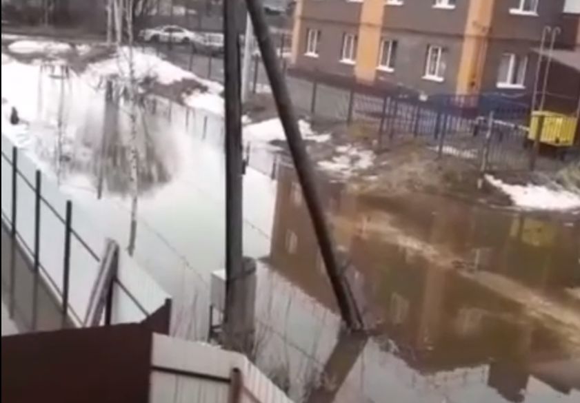 Потоп в Ярославле: частный сектор на Перекопе ушел под воду