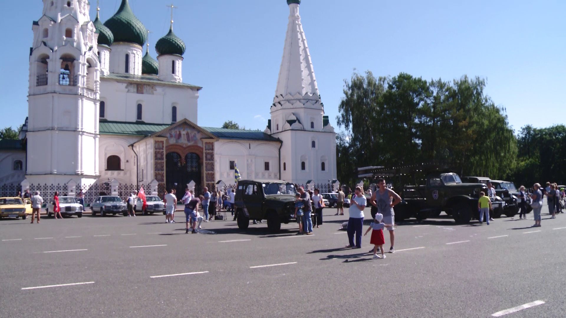 В Ярославле стартовало «РетроРалли»