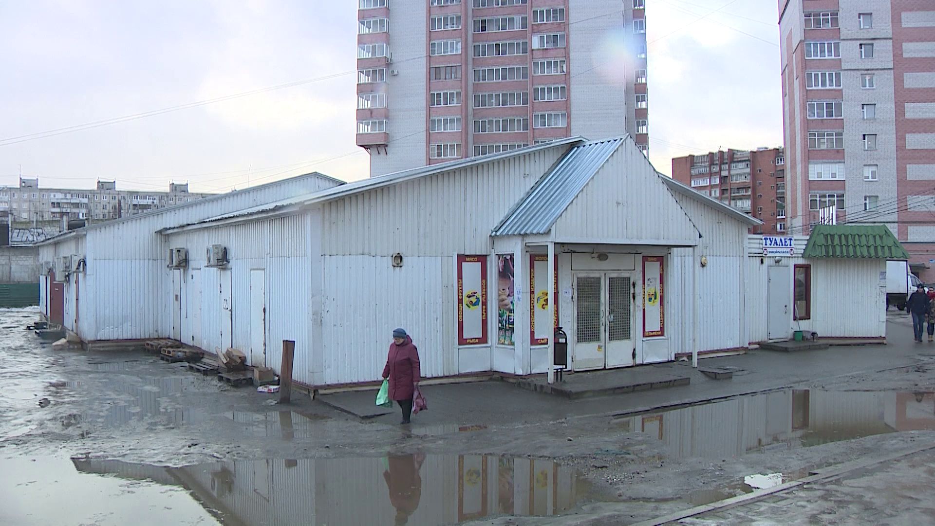 Воровали мясо, табак и деньги: в Ярославле судят банду ларечных налетчиков
