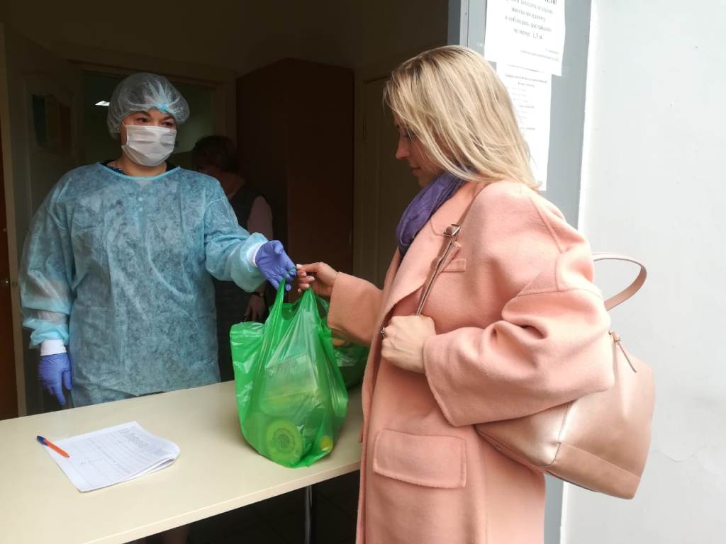 Более 39 тысяч школьников-льготников получат продуктовые наборы
