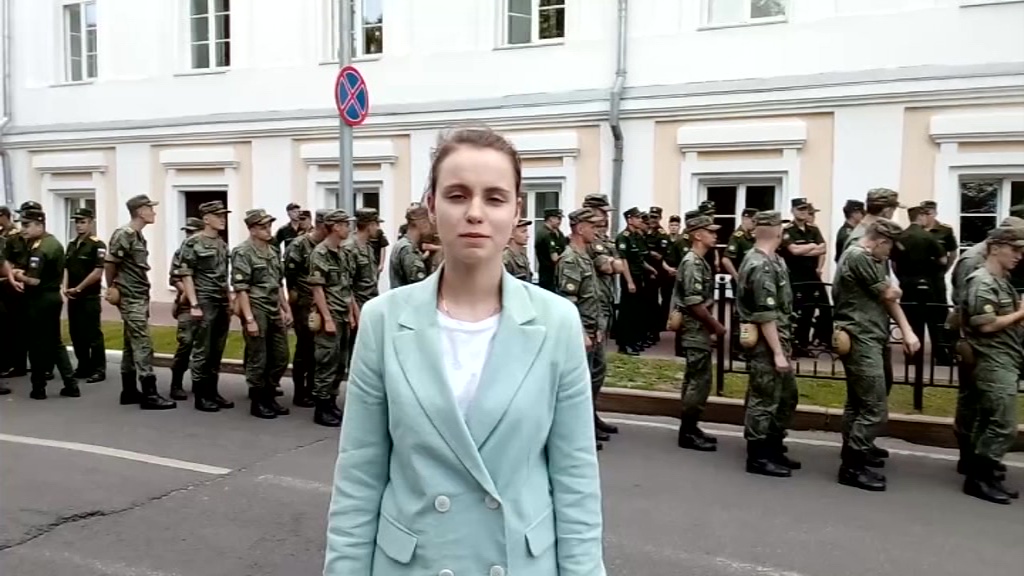 Курсанты-выпускники репетируют прощание с родной академией