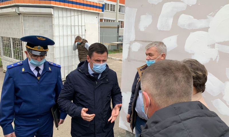 «Спешка хороша при ловле блох»: эксперты положительно оценили решение Дмитрия Миронова расселить дом на Батова после трех экспертиз